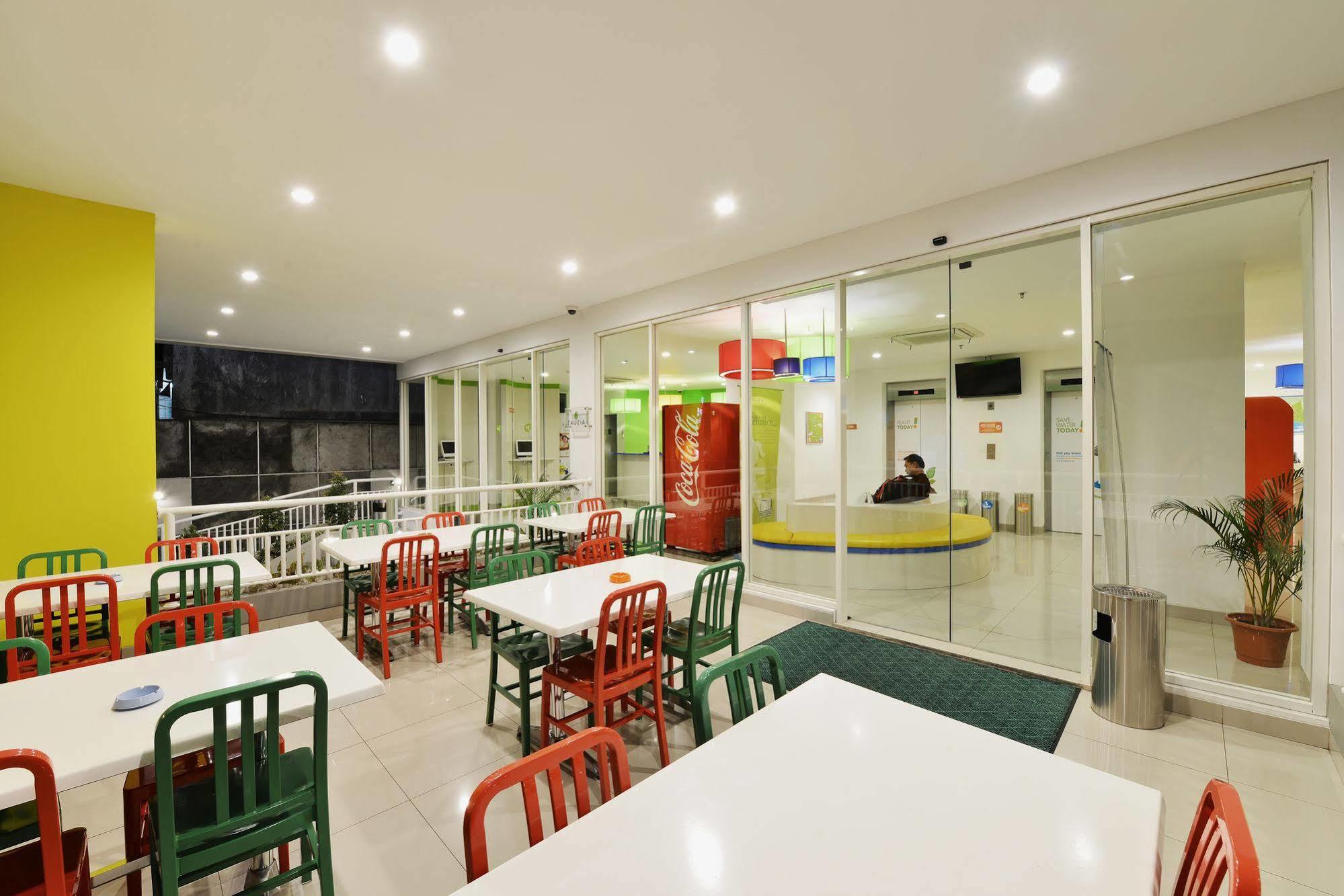 Pop! Hotel Malioboro - יוגיאקרטה מראה חיצוני תמונה